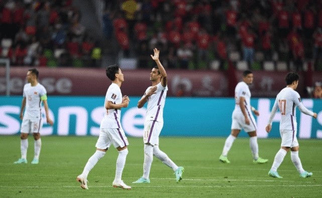 ليفربولضدتوتنهامبثمباشرمواجهةناريةفيالدوريالإنجليزيالممتاز